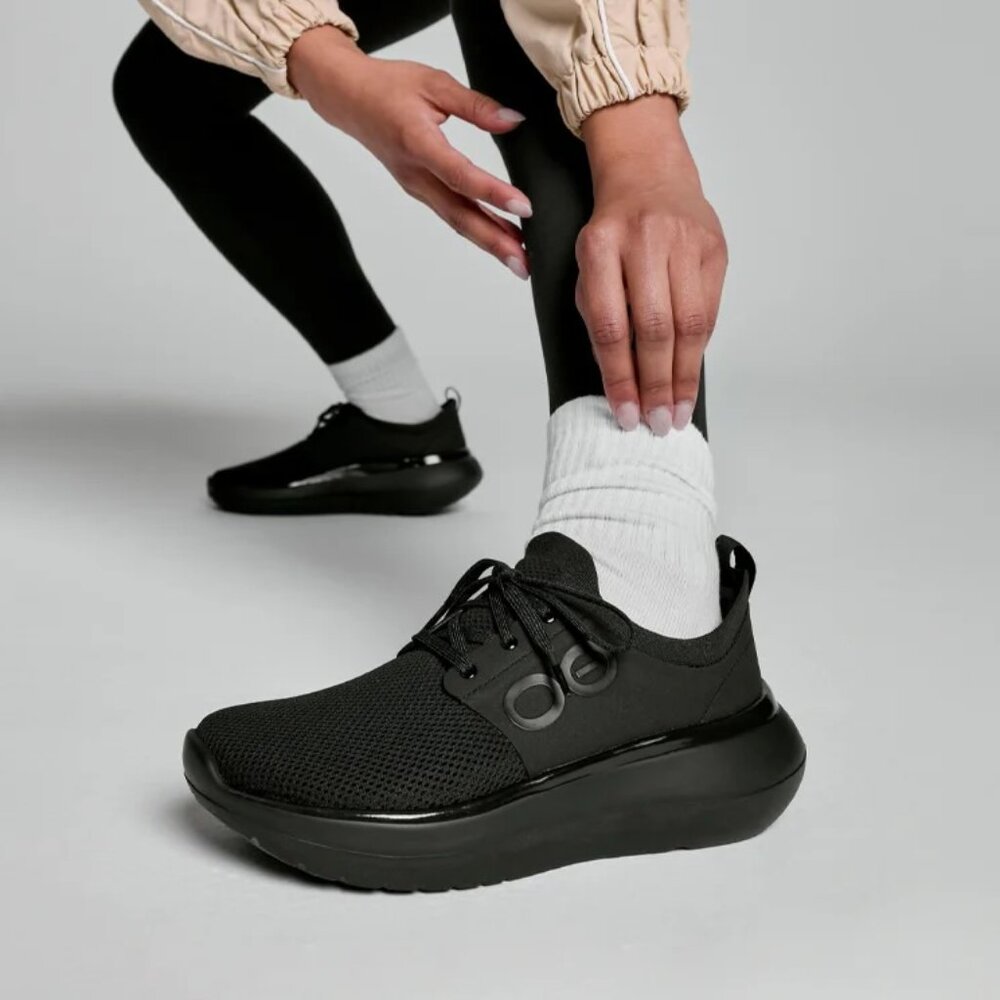 NEW Women's Black Lightweight Slip-On Athletic Sneakers